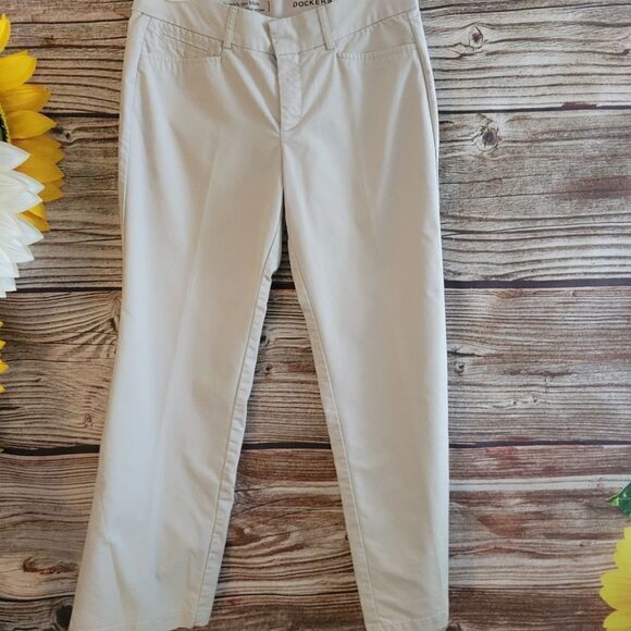 Dockers bootcut pants Women's 8PM Lt Beige Pre-owned - Picture 1 of 6